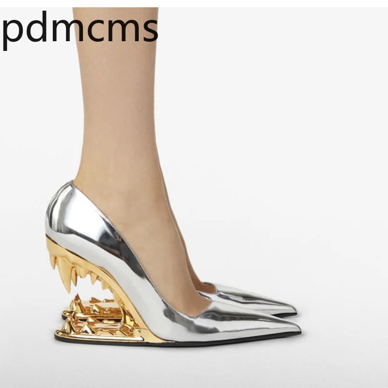 Luxe damespumps met metalen ta - Luxury Lifestyle recensie en prijs